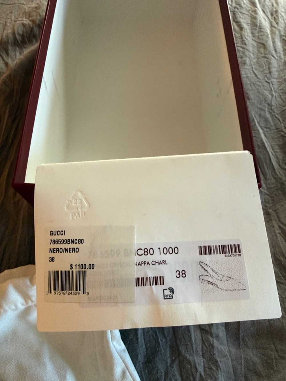 Gucci Burgundy Exterior with White Interior Shoe Box - Picture 1 of 4